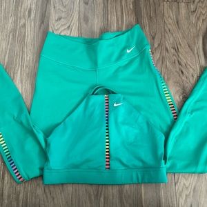 Nike sports set leggings and sports bra